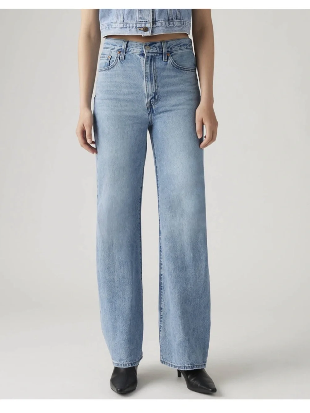 Levi’s Ribcage High Rise Wide Leg Jeans - Medium Light Wash - Picture 3 of 8